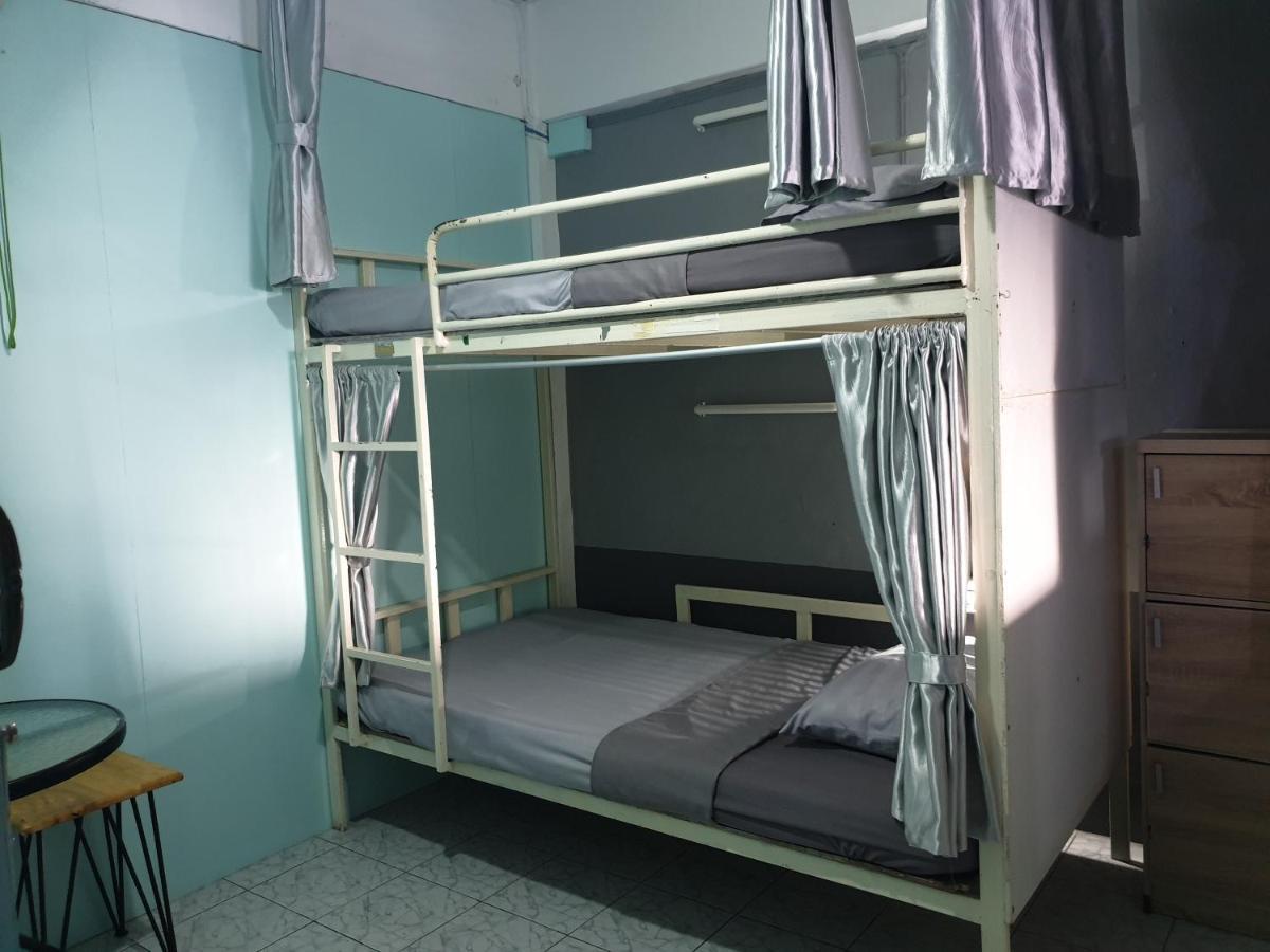 I-Smile & U2 Hostel Chiang Mai Extérieur photo