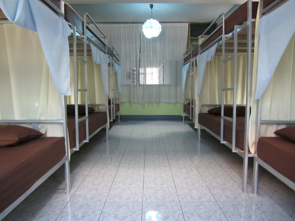 I-Smile & U2 Hostel Chiang Mai Extérieur photo