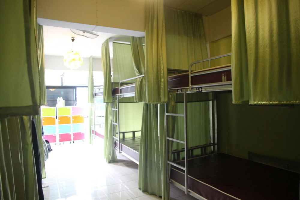 I-Smile & U2 Hostel Chiang Mai Extérieur photo