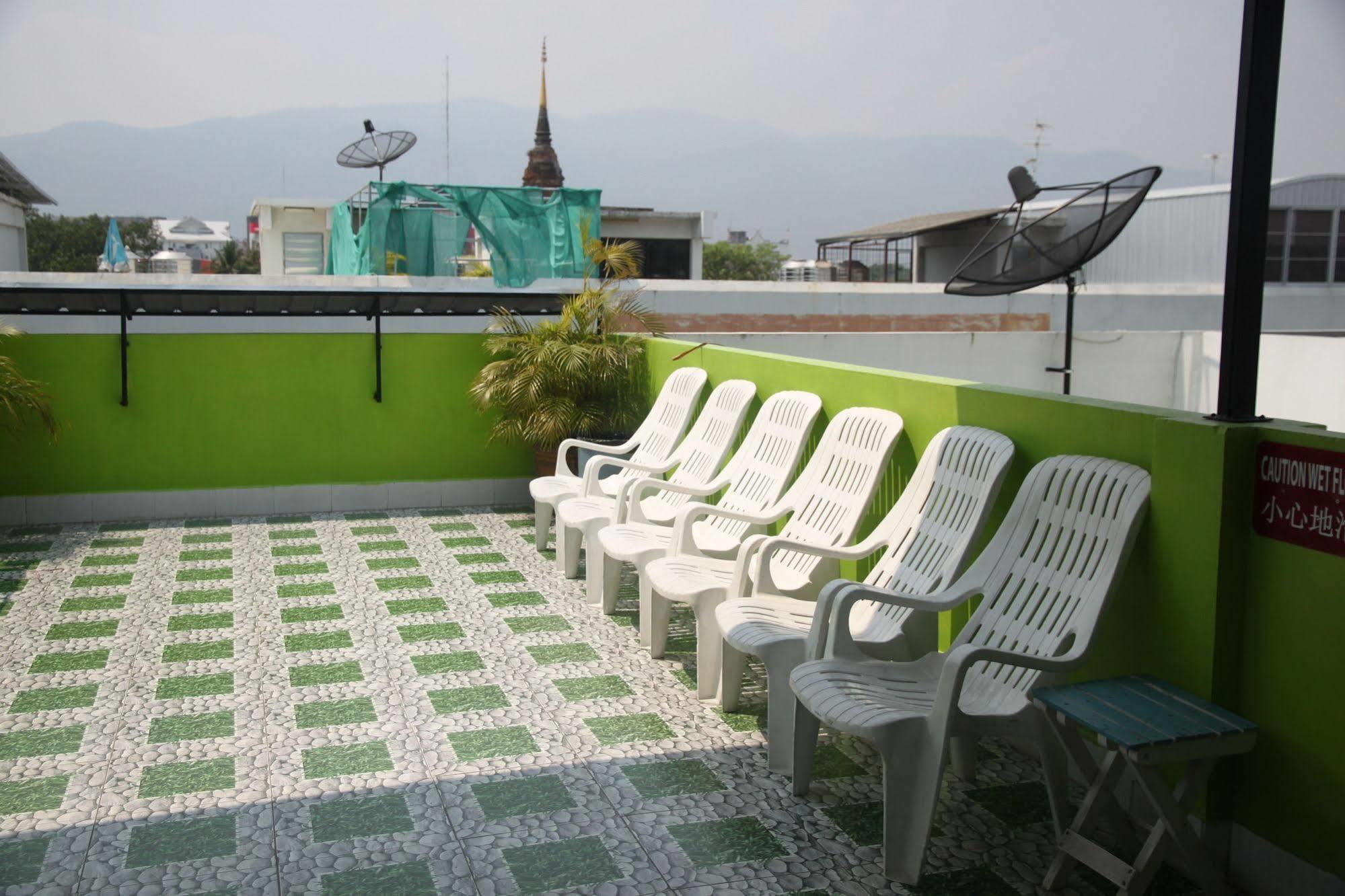 I-Smile & U2 Hostel Chiang Mai Extérieur photo