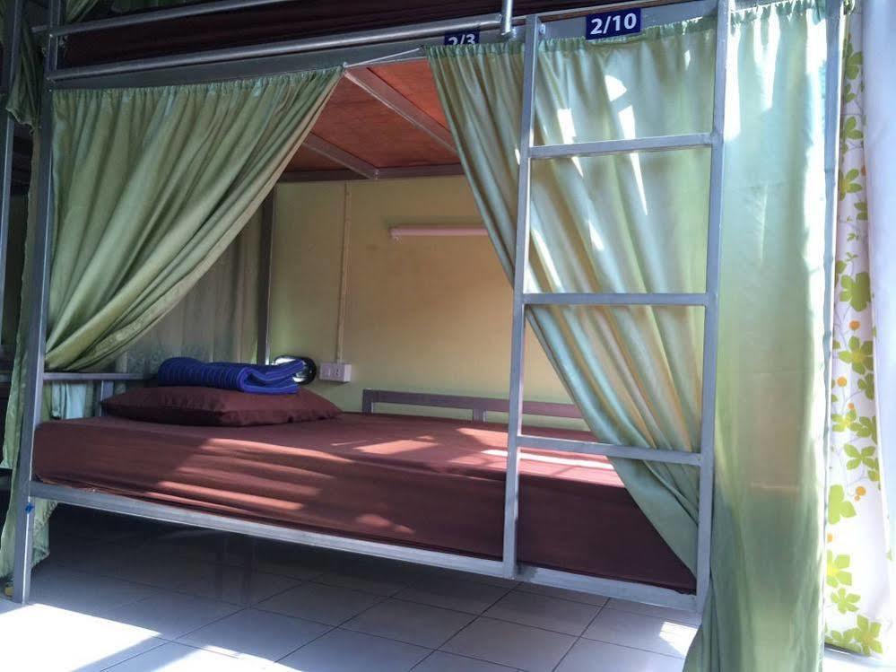 I-Smile & U2 Hostel Chiang Mai Extérieur photo